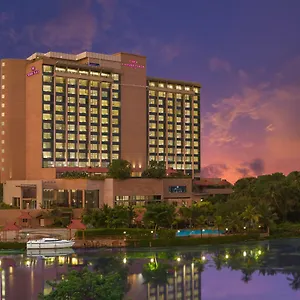 5* Hotel Crowne Plaza