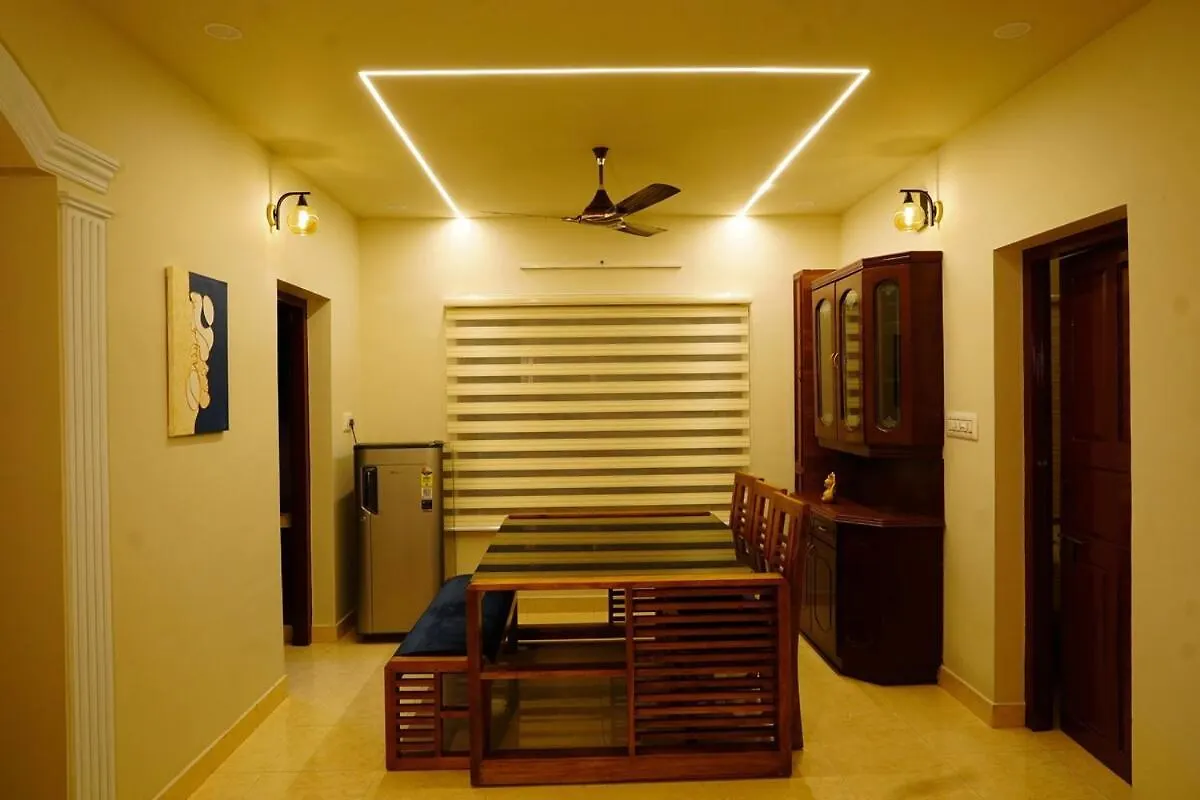 Sarovaram -Beautiful Riverfront Villa Kochi Hindistan
