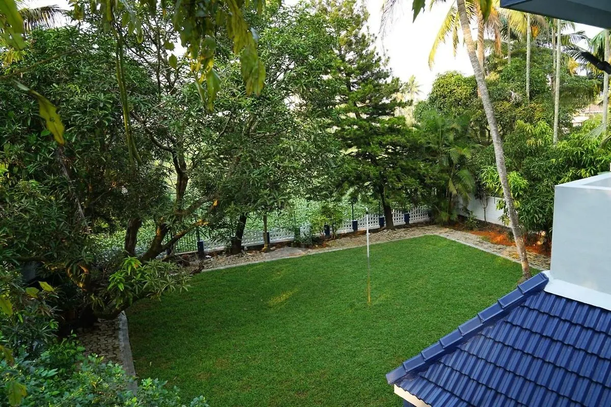 Sarovaram -Beautiful Riverfront Villa Kochi